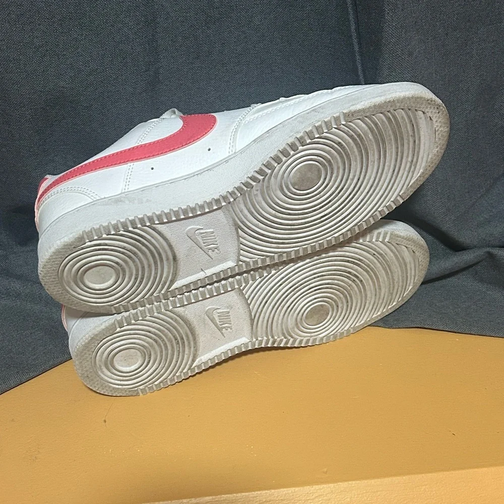 Nike White Sneakers, pink. Women’s Sz 8.5 court vision Air Force - Picture 4 of 5
